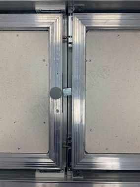 Люк-дверь под плитку Техно 2 створки 1800*2000, с кантом, замки вар №4 Люк-дверь под плитку Техно 2 створки 1800*2000, с кантом, замки вар №4